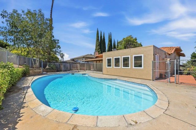 737 Alta Vista Dr, Vista, CA 92084
