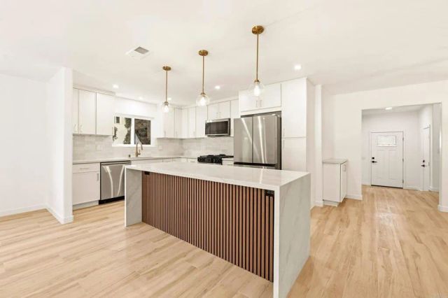 737 Alta Vista Dr, Vista, CA 92084