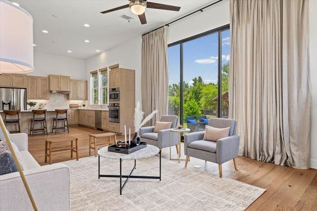 4501 Grassland DR 39, Austin, TX 78723