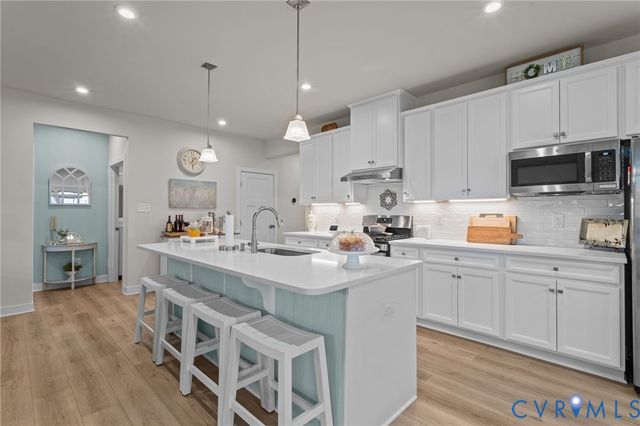 7659 Autumn Leaves Ln, New Kent, VA 23124