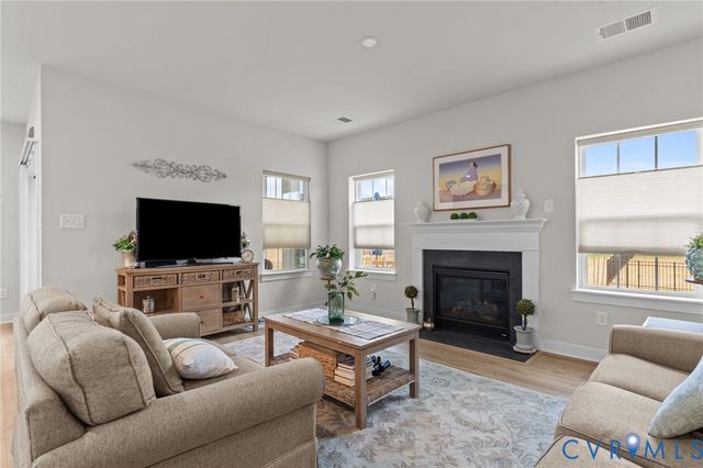 7659 Autumn Leaves Ln, New Kent, VA 23124