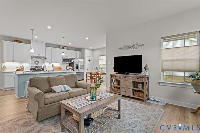 7659 Autumn Leaves Ln, New Kent, VA 23124