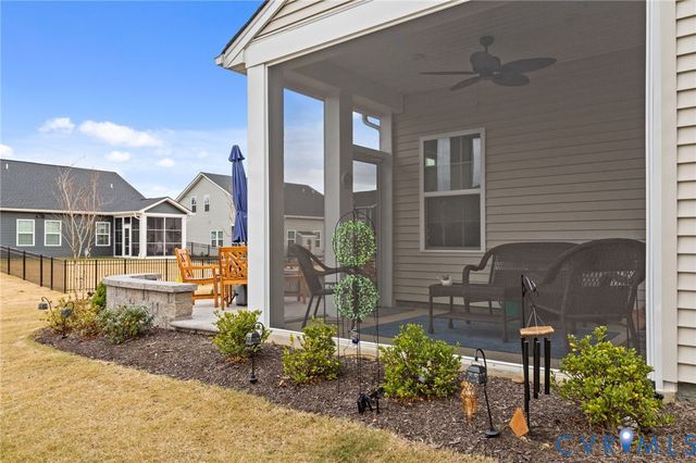 7659 Autumn Leaves Ln, New Kent, VA 23124