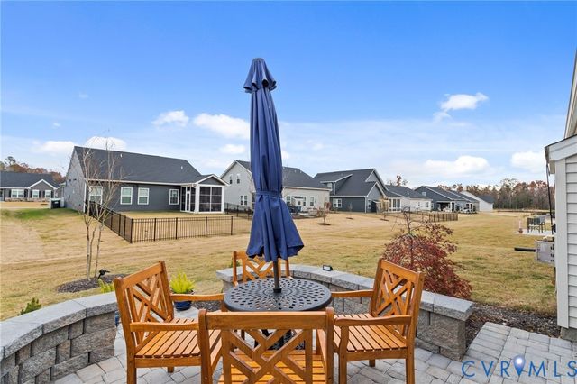 7659 Autumn Leaves Ln, New Kent, VA 23124