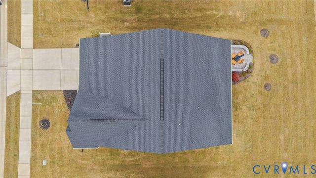 7659 Autumn Leaves Ln, New Kent, VA 23124