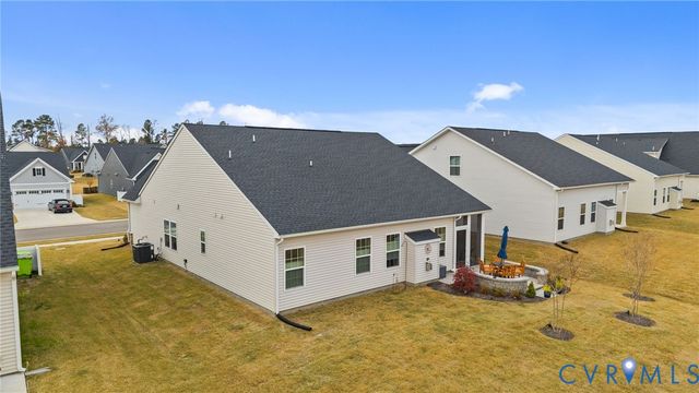 7659 Autumn Leaves Ln, New Kent, VA 23124