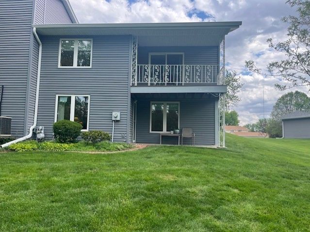 3048 Parkwild Drive 0, Bettendorf, IA 52722