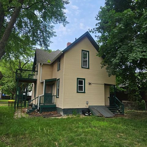 2217 LATHAM Street, Rockford, IL 61103