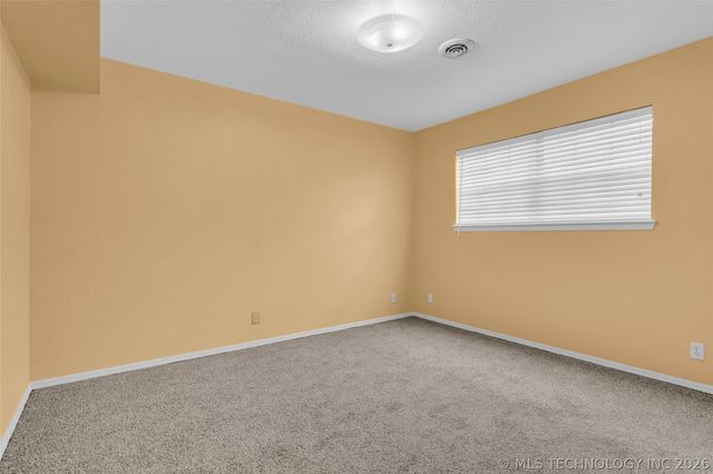 2400 Woodleaf Court, Ardmore, OK 73401