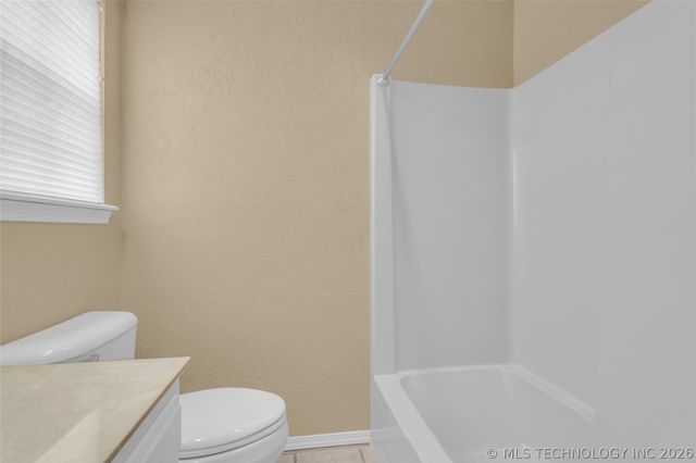 2400 Woodleaf Court, Ardmore, OK 73401