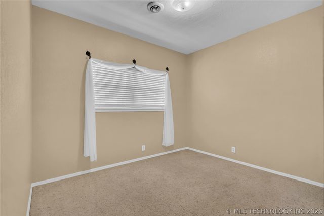 2400 Woodleaf Court, Ardmore, OK 73401