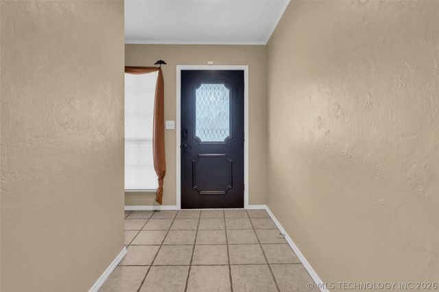 2400 Woodleaf Court, Ardmore, OK 73401