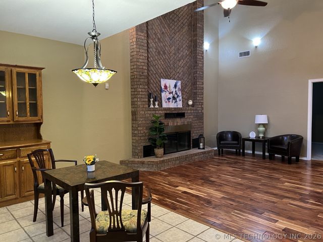 2400 Woodleaf Court, Ardmore, OK 73401