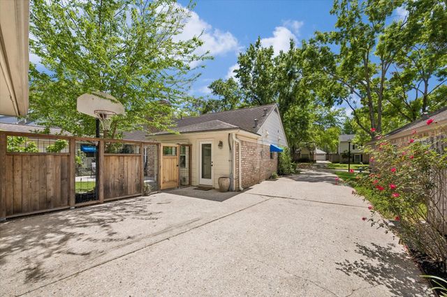 12610 Trail Hollow Drive, Houston, TX 77024