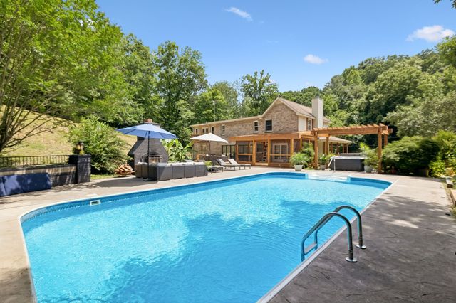 1018 Walnut Ct, Goodlettsville, TN 37072