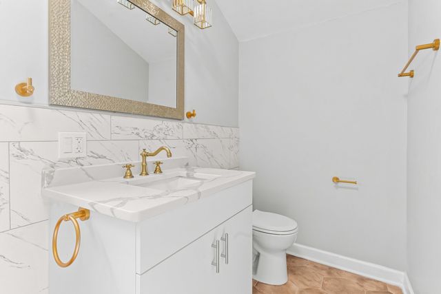 2947 S Farrell Street, Chicago, IL 60608