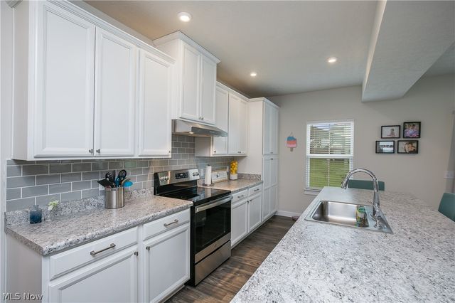 2735 Forestview Street NE, Canton, OH 44721