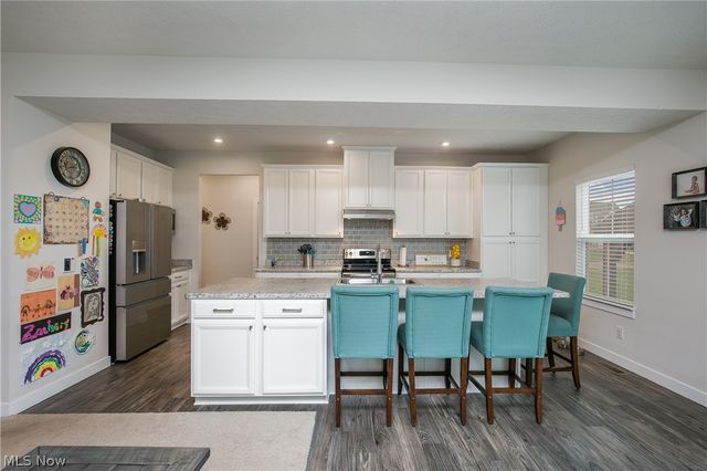 2735 Forestview Street NE, Canton, OH 44721