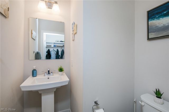 2735 Forestview Street NE, Canton, OH 44721