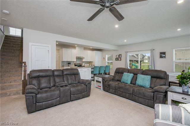 2735 Forestview Street NE, Canton, OH 44721