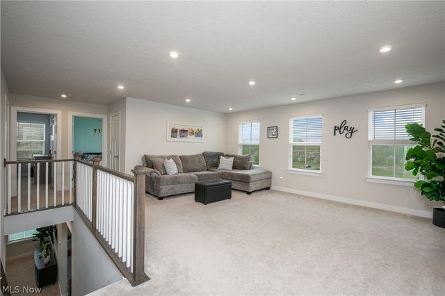 2735 Forestview Street NE, Canton, OH 44721