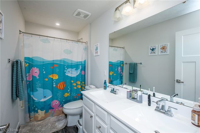 2735 Forestview Street NE, Canton, OH 44721