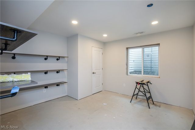 2735 Forestview Street NE, Canton, OH 44721