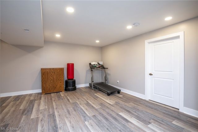 2735 Forestview Street NE, Canton, OH 44721