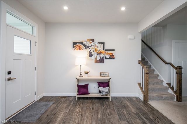 2735 Forestview Street NE, Canton, OH 44721