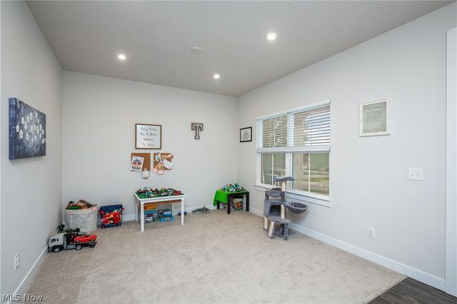 2735 Forestview Street NE, Canton, OH 44721