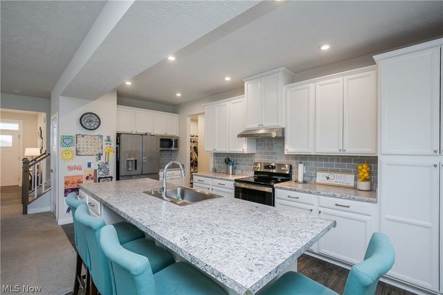 2735 Forestview Street NE, Canton, OH 44721