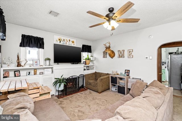 404 W PARK AVE, Hamilton, NJ 08610