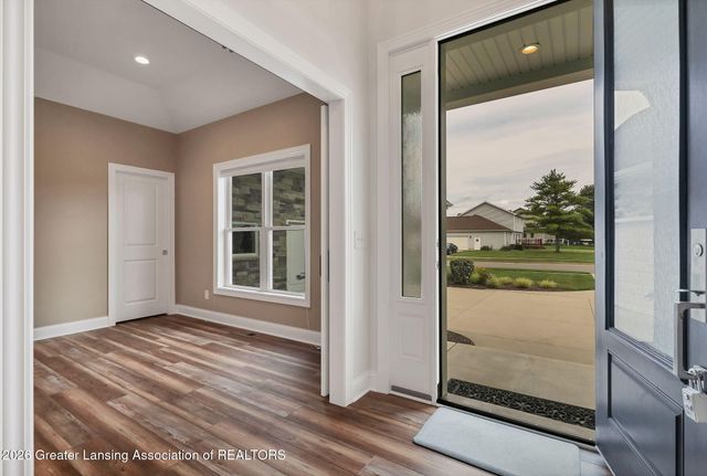 822 Laurelwood Drive, Lansing, MI 48917