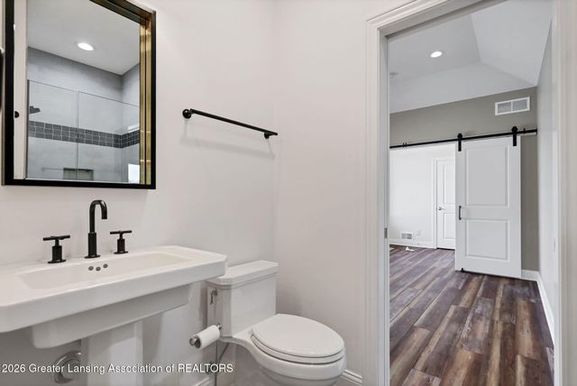 822 Laurelwood Drive, Lansing, MI 48917