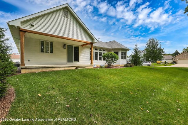 822 Laurelwood Drive, Lansing, MI 48917