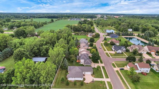 822 Laurelwood Drive, Lansing, MI 48917