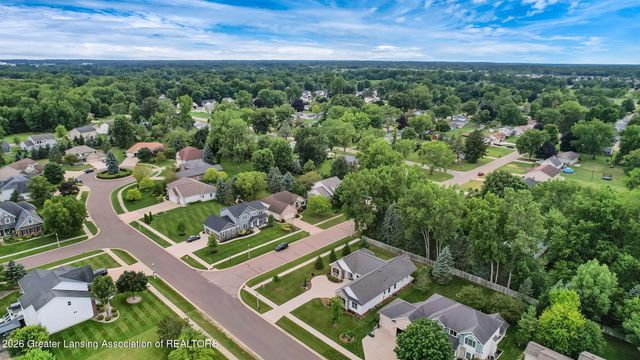 822 Laurelwood Drive, Lansing, MI 48917