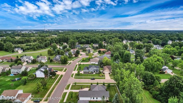 822 Laurelwood Drive, Lansing, MI 48917
