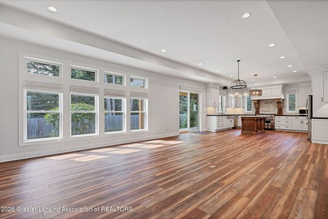 822 Laurelwood Drive, Lansing, MI 48917