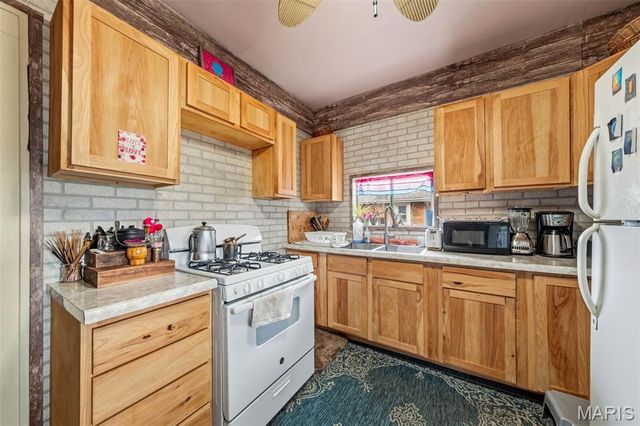 9726 Lackland Road, Overland, MO 63114