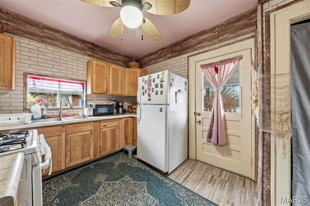 9726 Lackland Road, Overland, MO 63114