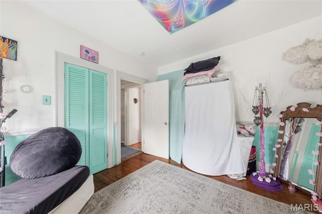 9726 Lackland Road, Overland, MO 63114