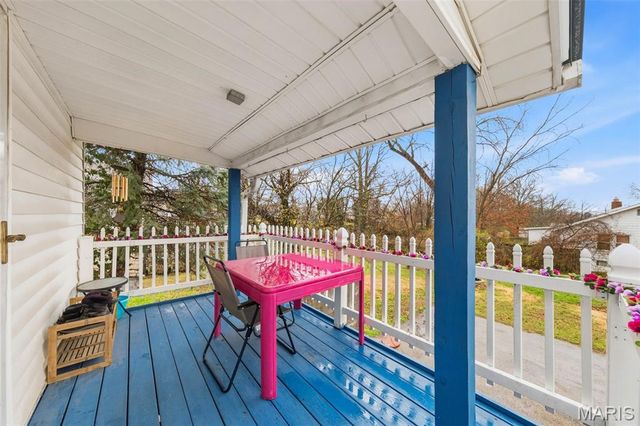 9726 Lackland Road, Overland, MO 63114