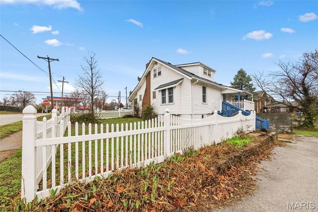 9726 Lackland Road, Overland, MO 63114