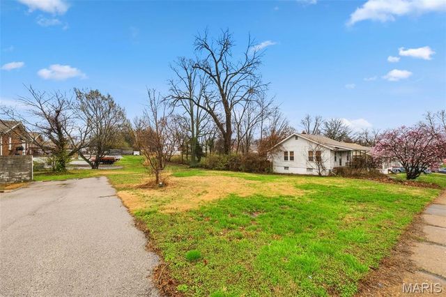 9726 Lackland Road, Overland, MO 63114