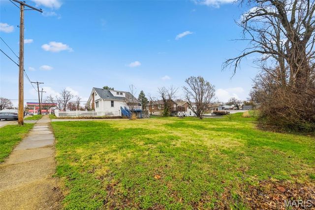 9726 Lackland Road, Overland, MO 63114