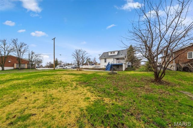 9726 Lackland Road, Overland, MO 63114