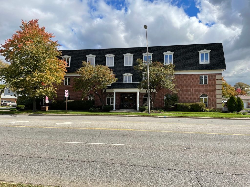 9401 S Pulaski Road 1S, Evergreen Park, IL 60805