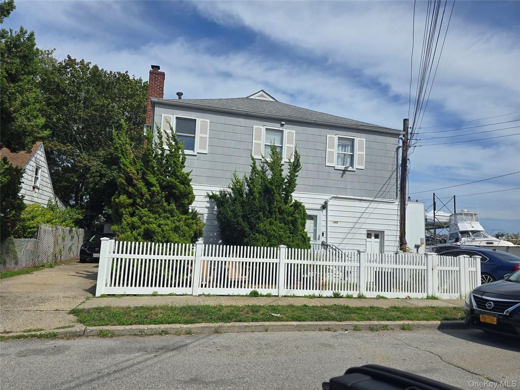 105 Eastern Boulevard, Baldwin, NY 11510