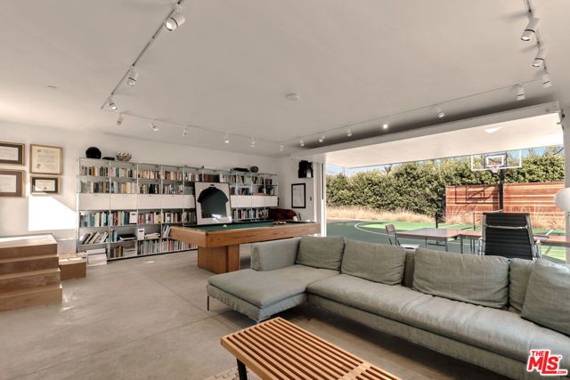 6728 Wildlife Road, Malibu, CA 90265